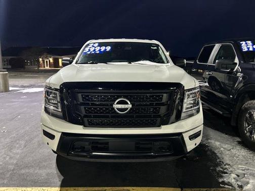 2024 Nissan Titan SV