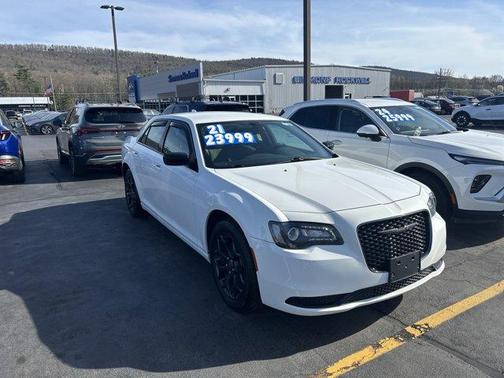 2021 Chrysler 300 Touring