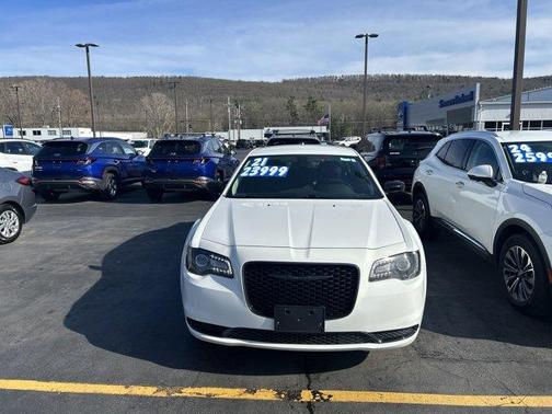 2021 Chrysler 300 Touring
