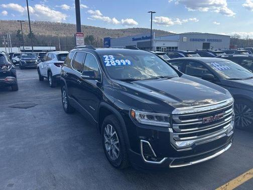 2023 GMC Acadia SLT