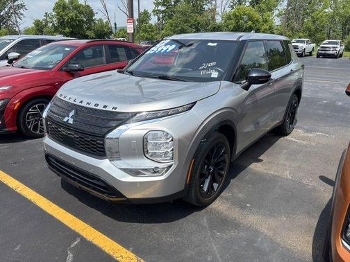 2022 Mitsubishi Outlander SE