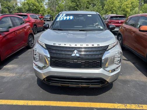 2022 Mitsubishi Outlander SE