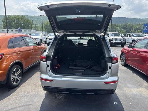2022 Mitsubishi Outlander SE