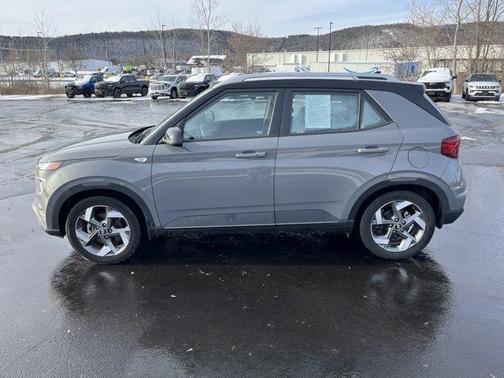 2022 Hyundai VENUE Limited