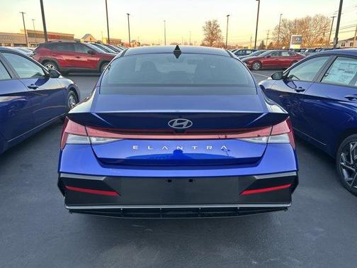 2025 Hyundai ELANTRA SEL Convenience