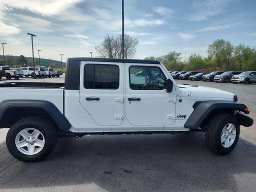 2023 Jeep Gladiator Sport