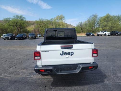 2023 Jeep Gladiator Sport