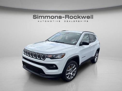 2022 Jeep Compass Latitude Lux