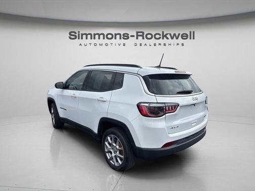 2022 Jeep Compass Latitude Lux
