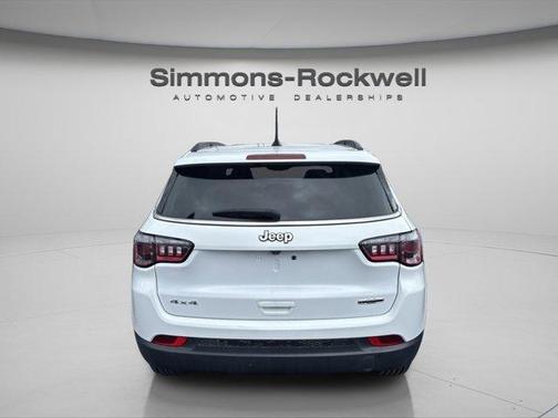 2022 Jeep Compass Latitude Lux