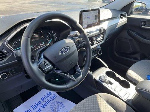 Blue 2022 Ford Escape SE