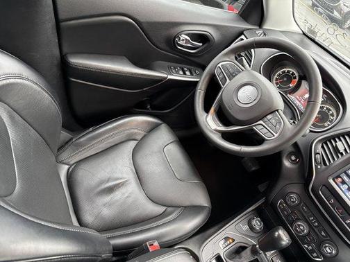 2022 Jeep Cherokee Latitude Lux