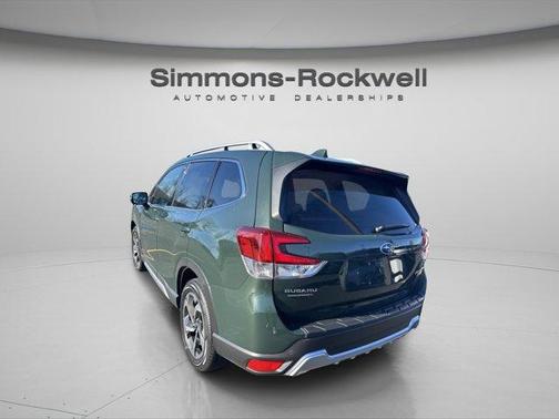 Cascade Green Silica 2023 Subaru Forester Touring