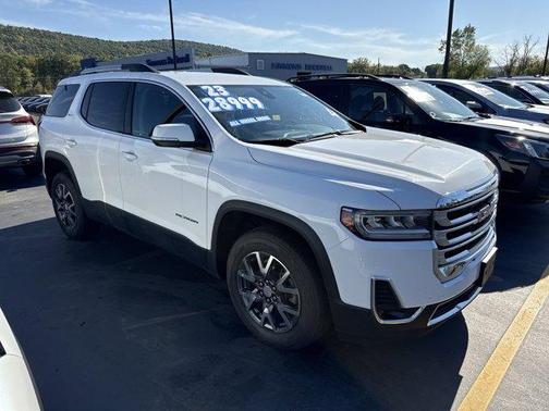 2023 GMC Acadia SLT