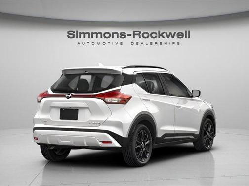 2022 Nissan Kicks SR
