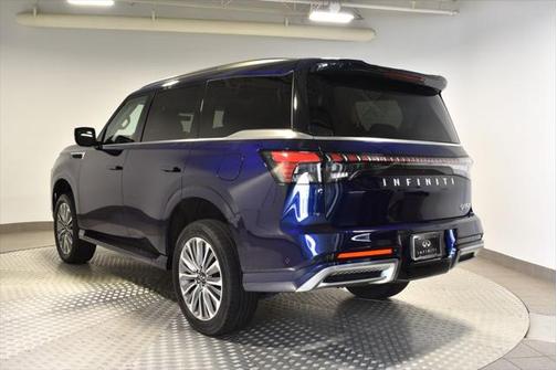 2025 INFINITI QX80 Luxe