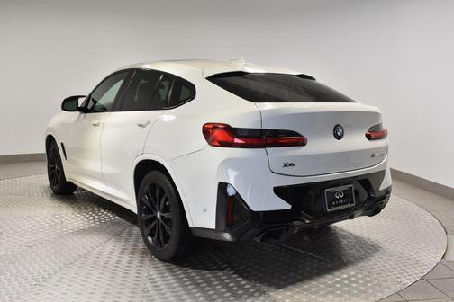 2023 BMW X4 M40i