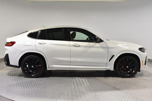 2023 BMW X4 M40i