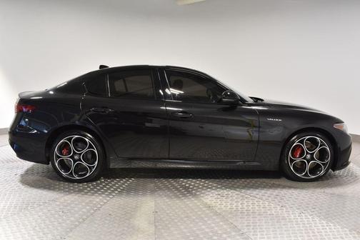 2022 Alfa Romeo Giulia Veloce