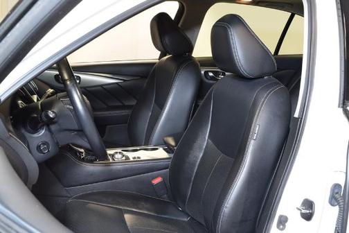 Majestic White 2022 INFINITI Q50 LUXE