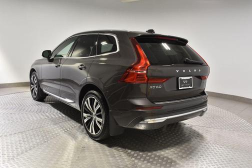 2022 Volvo XC60 B5 Inscription