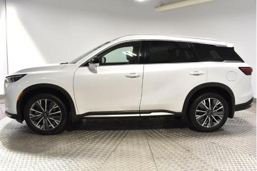 Radiant White 2026 INFINITI QX60 LUXE