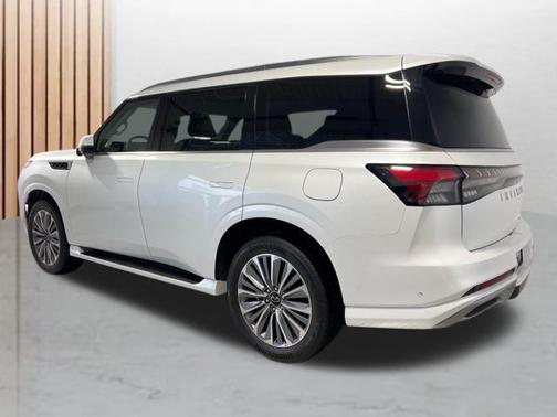 2025 INFINITI QX80 Luxe
