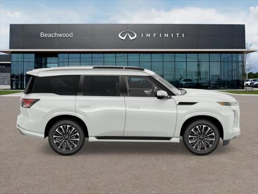 2025 INFINITI QX80 Luxe
