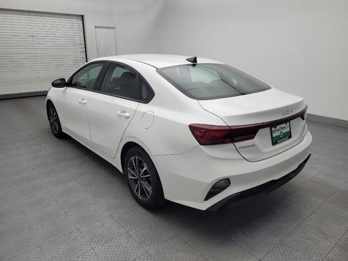 Snow White Pearl 2024 Kia Forte LXS