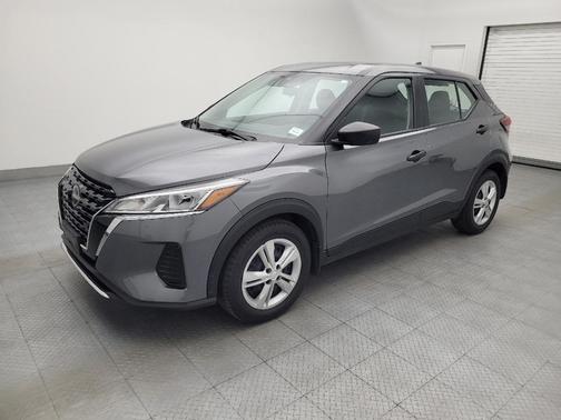 Gun Metallic 2024 Nissan Kicks S