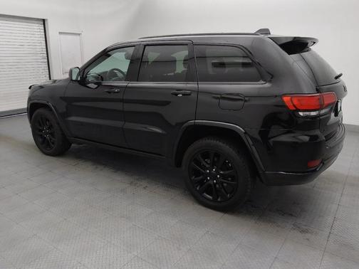 Diamond Black Crystal Pearlcoat 2019 Jeep Grand Cherokee Altitude