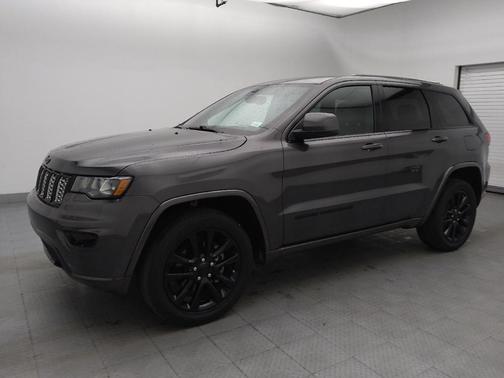 Granite Crystal Metallic Clearcoat 2018 Jeep Grand Cherokee Altitude