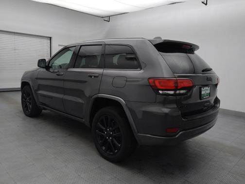Granite Crystal Metallic Clearcoat 2018 Jeep Grand Cherokee Altitude