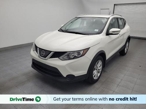 Pearl White 2018 Nissan Rogue Sport SV