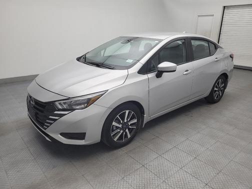 Brilliant Silver Metallic 2025 Nissan Versa 1.6 SV