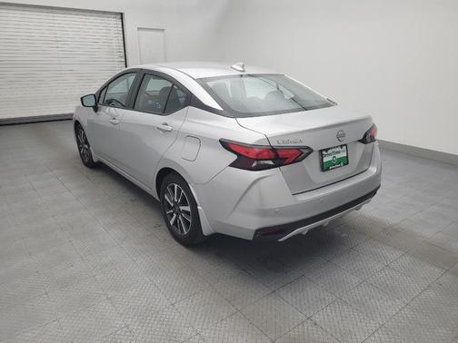 Brilliant Silver Metallic 2025 Nissan Versa 1.6 SV