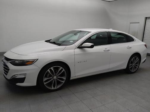 Summit White 2022 Chevrolet Malibu FWD LT