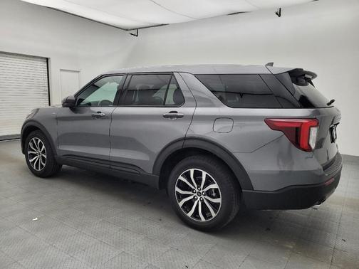 Carbonized Gray Metallic 2022 Ford Explorer ST-Line