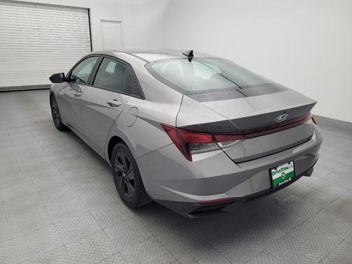 Fluid Metal 2022 Hyundai ELANTRA SEL