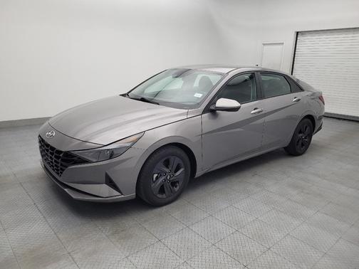 Fluid Metal 2022 Hyundai ELANTRA SEL