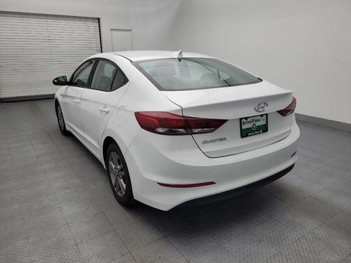 Quartz White Pearl 2017 Hyundai ELANTRA SE