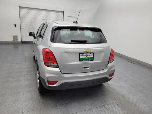 Silver Ice Metallic 2017 Chevrolet Trax LS