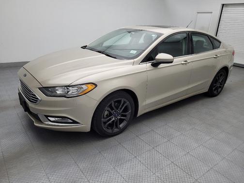 White Gold Metallic 2018 Ford Fusion SE