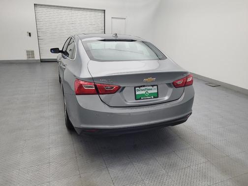 Sterling Gray Metallic 2024 Chevrolet Malibu FWD 1LT