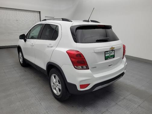 Summit White 2021 Chevrolet Trax LT