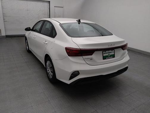 Clear White 2022 Kia Forte FE