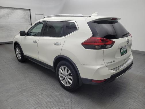 White 2018 Nissan Rogue SV