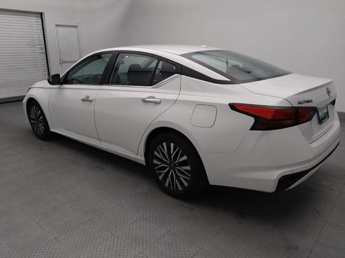 White 2025 Nissan Altima 2.5 SV