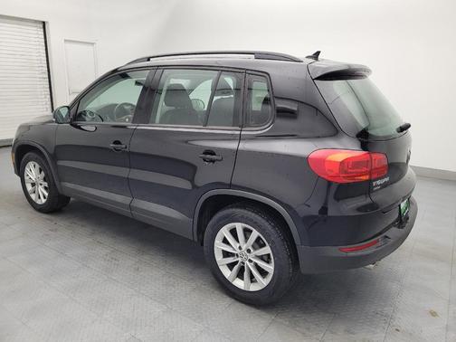 Deep Black Pearl Metallic 2018 Volkswagen Tiguan Limited 2.0T