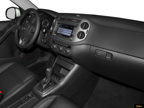 Deep Black Pearl Metallic 2018 Volkswagen Tiguan Limited 2.0T